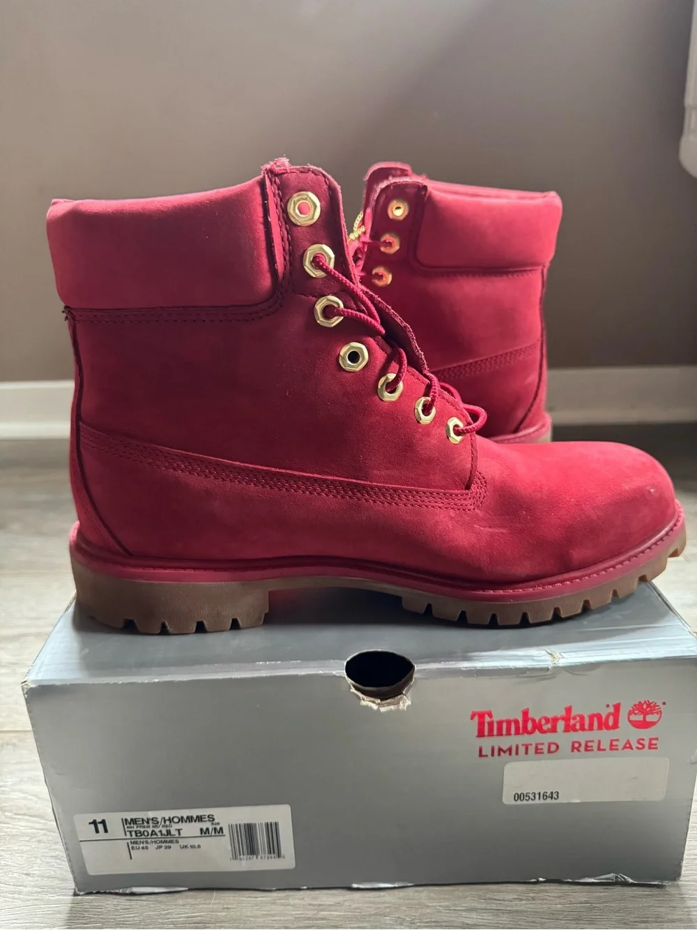 Timberland Men's 6-Inch Boot in Red with Gold Hardware